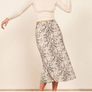Bea skirt, size 6 in snake print